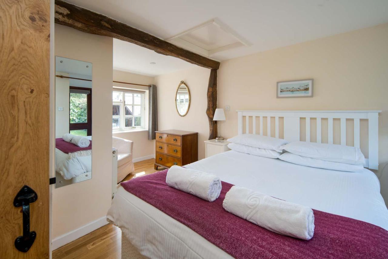 The Garlic Farm Villa Sandown Bagian luar foto